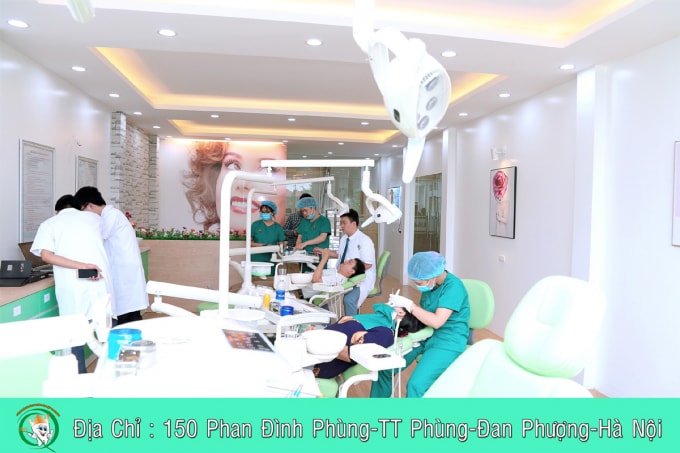 Mỗi khách hàng được chăm sóc từ các bác sỹ nhiều năm kinh nghiệm, tốt nghiệp chuyên khoa răng hàm mặt.