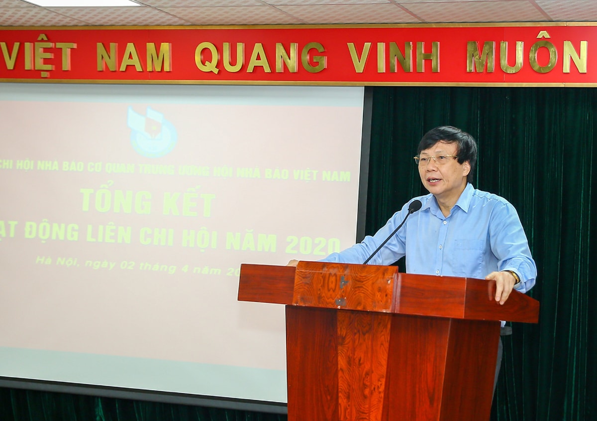 Phó Chủ tịch Thường trực Hội Nhà báo Việt Nam Hồ Quang Lợi phát biểu chỉ đạo hội nghị. Ảnh: Sơn Hải