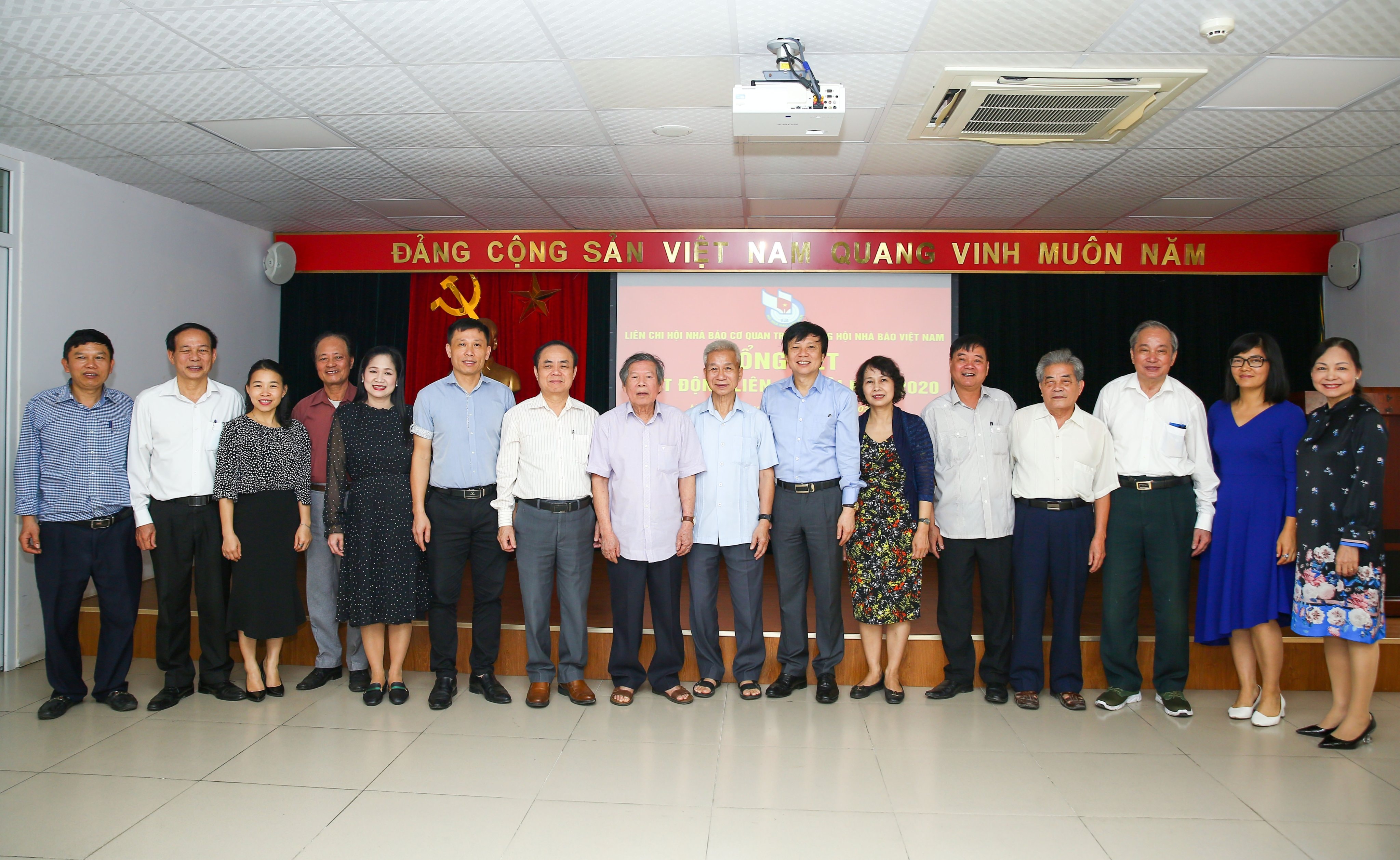 Các đại biểu tham dự hội nghị tổng kết hoạt động của Liên chi Hội năm 2020. Ảnh: Sơn Hải