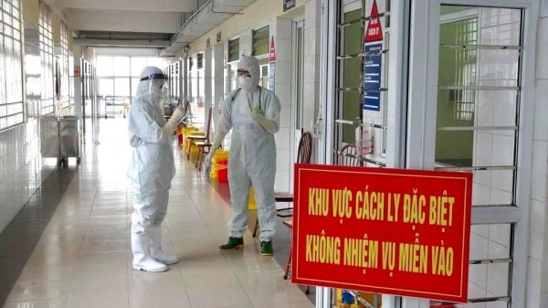 Người đi từ tỉnh Hải Dương về địa bàn tỉnh Quảng Ninh sẽ không phải cách ly từ 0h ngày 3/4. Ảnh: TL