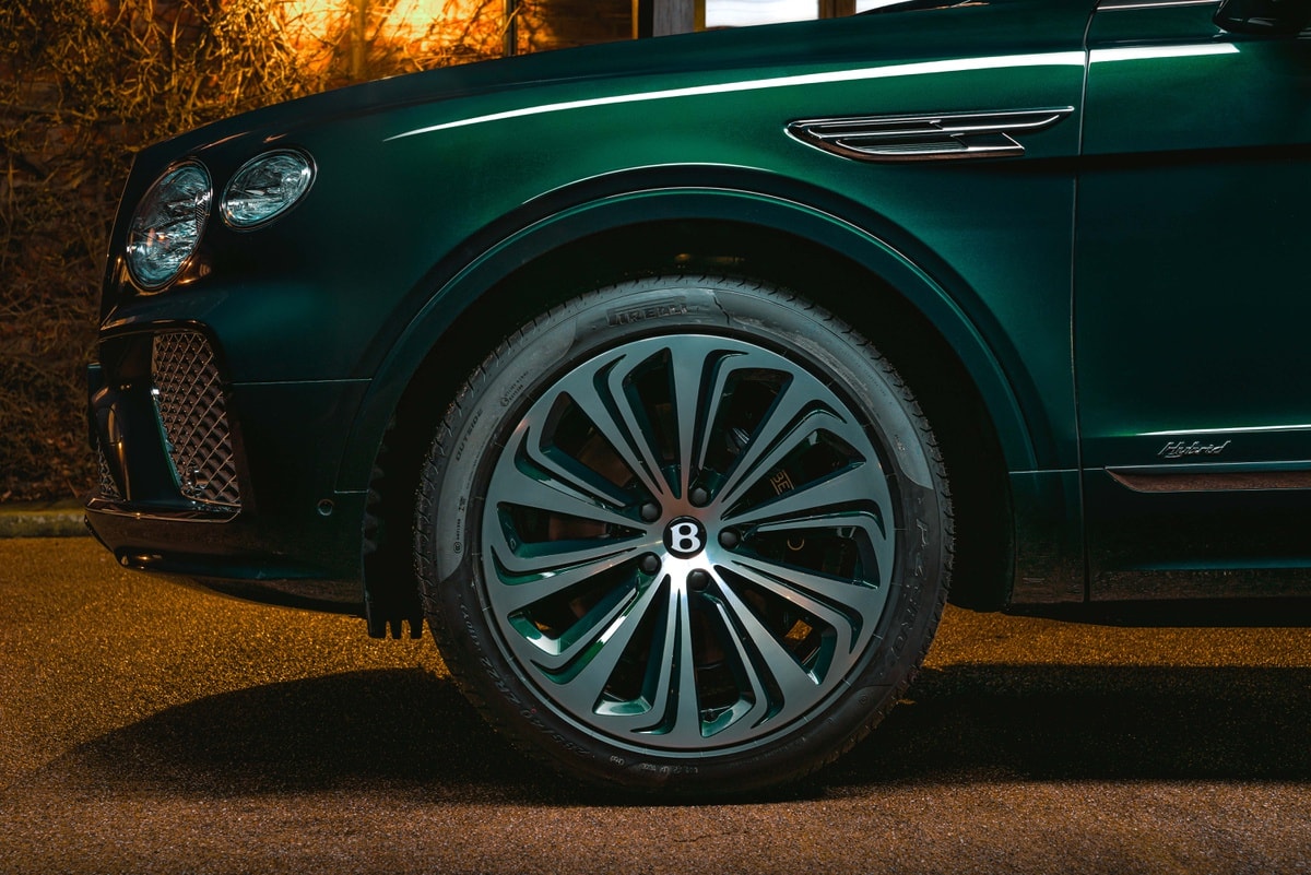 Bentley Bentayga Hybrid Mulliner. Ảnh: Bentley