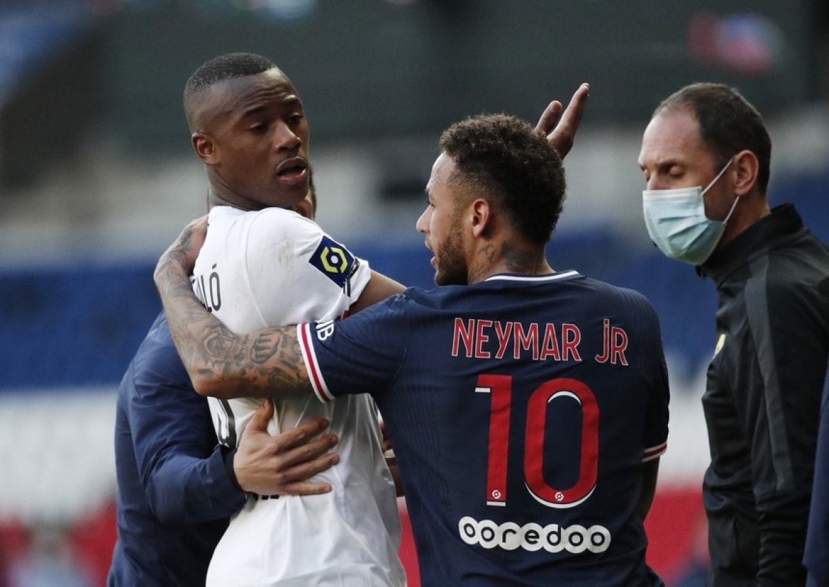 Dù thi đấu ở vị trí tiền đạo nhưng Neymar đã phải nhận đến 11 thẻ đỏ trong hơn 10 năm thi đấu bóng đá đỉnh cao. Ảnh: Getty