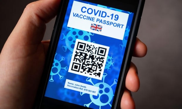 Một mô phòng chứng chỉ Covid với mã QR. Ảnh: TG