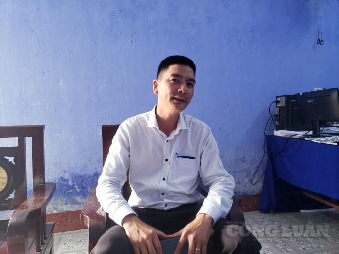 ông Phan Hữu Bình, Phó Chủ tịch UBND xã Lộc Tiến, làm việc với phóng viên.