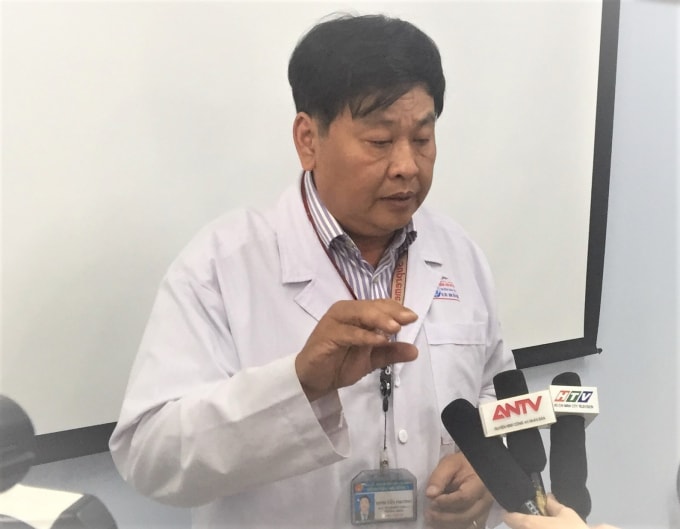 Bác sĩ Đinh Tấn Phương - Trưởng phòng cấp cứu đưa ra cảnh báo về mức độ nguy hiểm của rắn hoa cổ đỏ sau cái chết của bé gái ở Tiền Giang