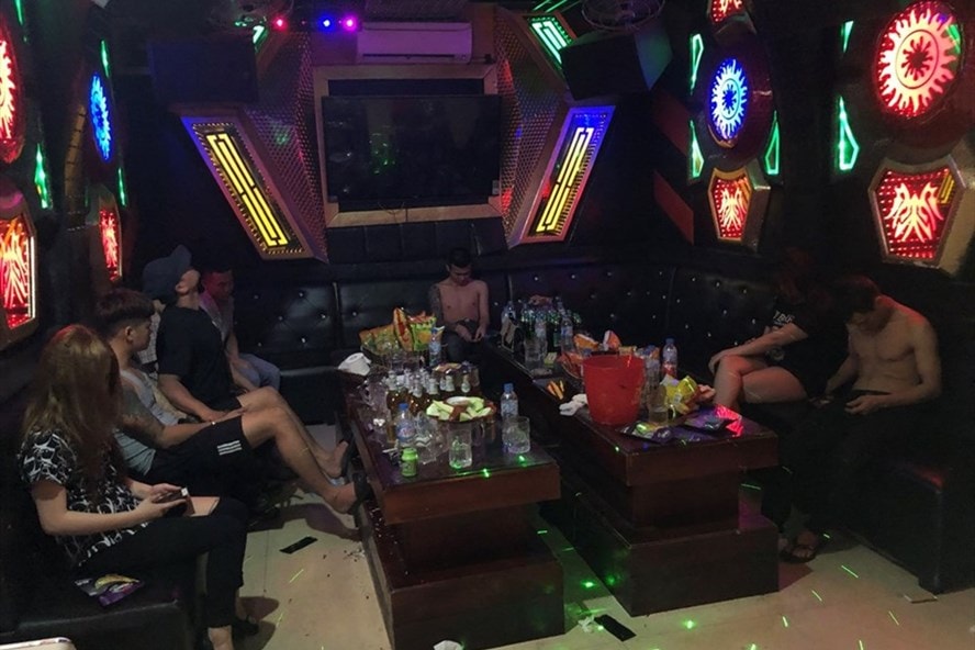 Kiểm tra quán karaoke Hương Cảng phát hiện 22 đối tượng sử dụng trái phép chất ma túy. Ảnh: Công an TP. Hải Phòng
