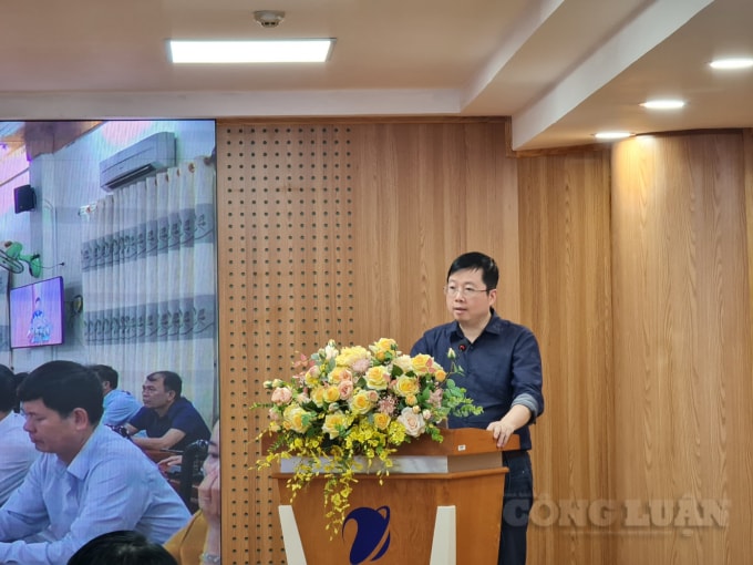 Ông Nguyễn Thanh Lâm - Cục trưởng Cục Báo chí trao đổi tại hội nghị tập huấn. Ảnh: Minh Anh