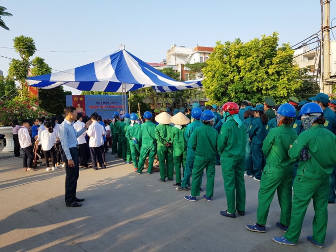 Ngày chủ nhật “Xanh - Sạch - Đẹp”, nhân dân chung tay bảo vệ môi trường.