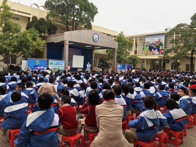 Một buổi tuyên truyền trong trường học về công tác bảo vệ môi trường.