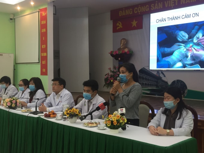 Mẹ của cậu bé gửi lời cảm ơn đến đội ngũ y bác sĩ cứu sống con mình và đặc biệt là các mạnh thường quân đã tài trợ toàn bộ chi phí.
