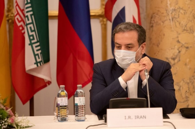 Nhà đàm phán hạt nhân hàng đầu của Iran, Abbas Araqchi, tham dự cuộc họp của Ủy ban hỗn hợp JCPOA tại Vienna, Áo, ngày 1 tháng 9 năm 2020 - Ảnh: Reuters