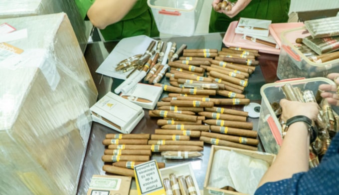 Số hàng lậu cigar của đối tượng bị thu giữ.