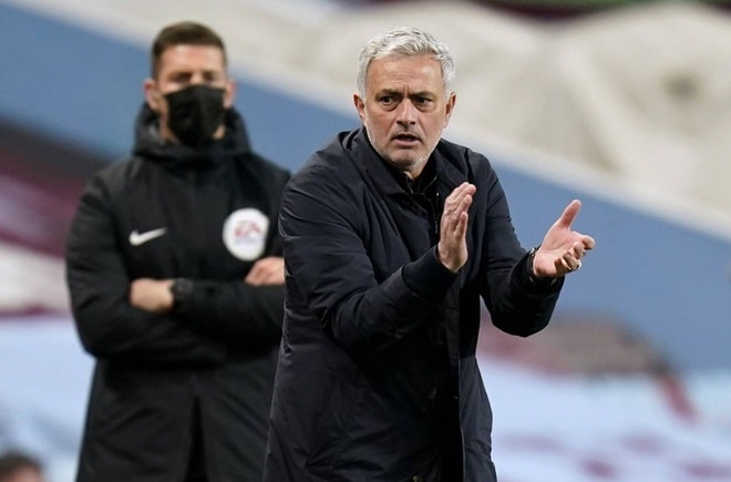 Mourinho đang chật vật cùng Tottenham. Ảnh: Getty
