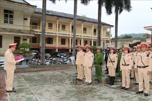 Lực lượng Cảnh sát Giao thông, Công an tỉnh Yên Bái tổ chức Lễ ra quân thực hiện cao điểm bảo đảm trật tự, an toàn giao thông phục vụ Đại hội Đảng toàn quốc lần thứ XIII. Ảnh: Việt Dũng/TTXVN