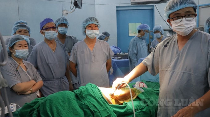 Ghép xong tiến hành siêu âm, kiểm tra các chỉ số
