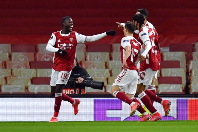 Nicolas Pepe ghi bàn cho Arsenal sau hàng loại tình huống