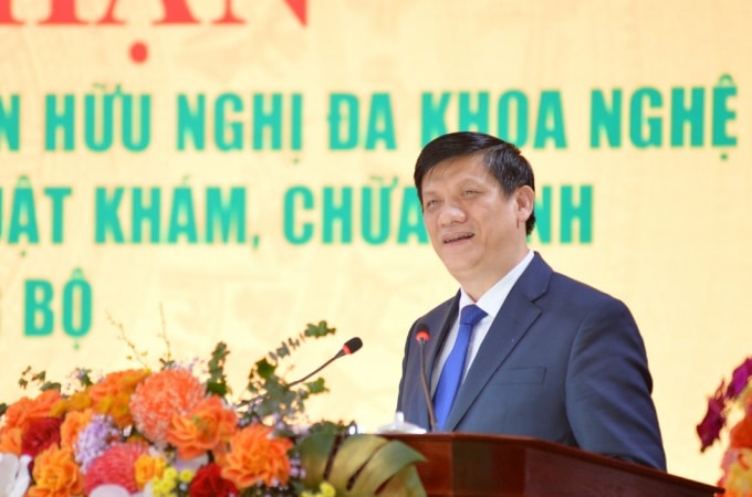 Bộ trưởng Bộ Y tế Nguyễn Thanh Long phát biểu giao nhiệm vụ cho Bệnh viện Hữu nghị Đa khoa Nghệ An.