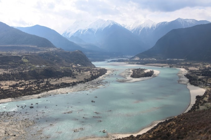 Sông Brahmaputra ở Tây Tạng. Ảnh: BKP