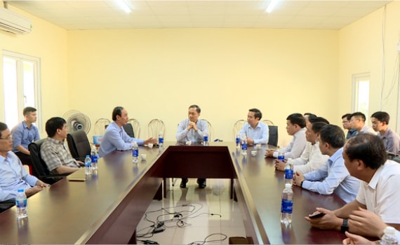 Lãnh đạo tỉnh Ninh Bình làm việc với Đoàn công tác của Ủy ban Kinh tế Quốc hội kiểm tra tình hình thực hiện Dự án xây dựng tuyến đường cao tốc Bắc - Nam.