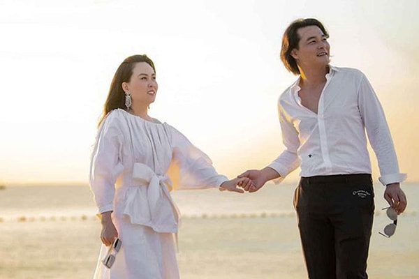 Khi mới công khai cả hai đã gặp phải không ít sóng gió từ những lời dị nghị của người đời.