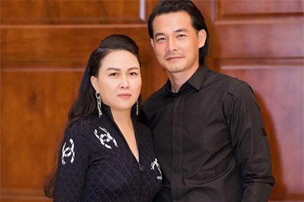 Quách Ngọc Ngoan và Phượng Chanel công khai yêu nhau từ năm 2015.
