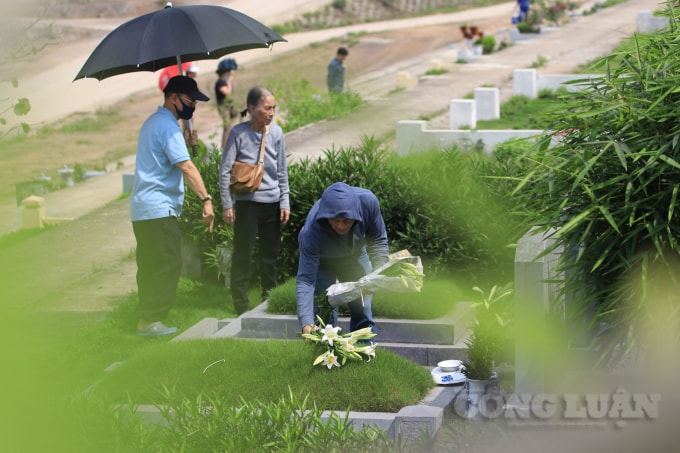 “Tết Thanh minh không chỉ diễn ra trong 1 ngày mà diễn ra trong vòng 15 ngày bắt đầu từ khoảng cuối tháng 2, đầu tháng 3 âm lịch. Đây là dịp không chỉ những ngươi già mà nhiều gia đình, bạn trẻ đều mong muốn mọi người quây quần bên nhau.