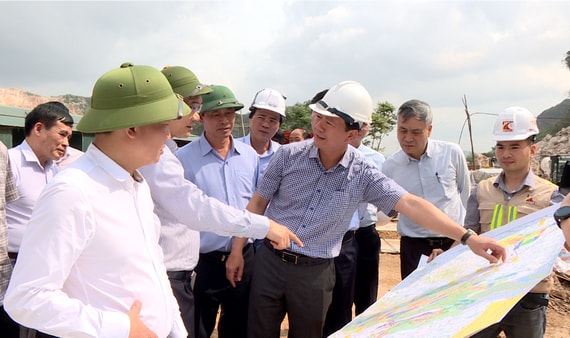 Đoàn công tác của Ủy ban Kinh tế Quốc hội kiểm tra tình hình thực hiện Dự án xây dựng tuyến đường cao tốc Bắc - Nam tại Ninh Bình