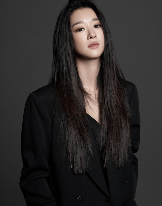 Seo Ye Ji bị nhận xét là mang tính cách “điên khùng” bất chấp từ trong phim ra ngoài đời.