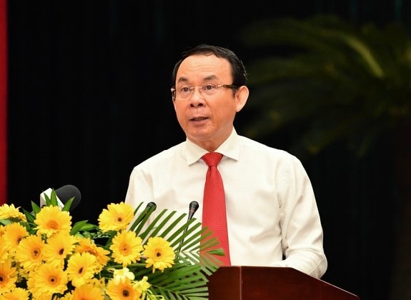 Bí thư nguyễn Văn Nên phát biểu tại Hội nghị.