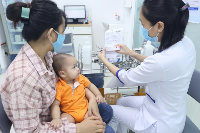 VNVC Tân Phú có đầy đủ vắc xin cho mọi lứa tuổi, đặc biệt là vắc xin được các chuyên gia khuyến cáo nên tiêm trong thời điểm giao mùa