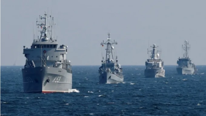Tàu khu trục nhỏ của Hải quân Đức ở Biển Baltic: Một tàu khu trục nhỏ của Đức dự kiến sẽ cập cảng Nhật Bản trong khuôn khổ chuyến công du Ấn Độ - Thái Bình Dương sắp tới - Ảnh: Reuters