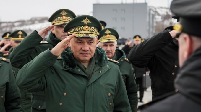 Bộ trưởng Quốc phòng Nga Sergey Shoigu thăm căn cứ tàu ngầm của Hạm đội phương Bắc tại Murmansk - Ảnh: Sputnik