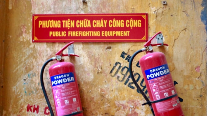 Phương tiện chữa cháy công cộng luôn được đặt ở các ngõ đề phòng hỏa hoạn.