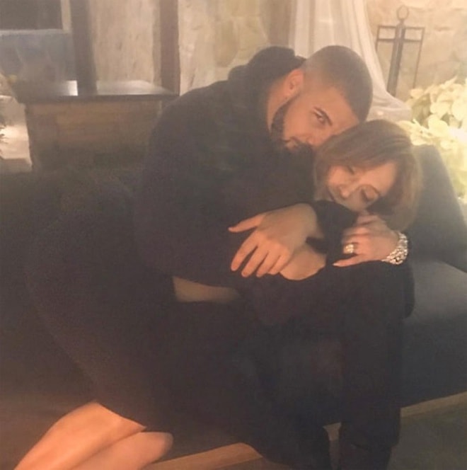 Rapper Drake từng là mối tình mập mờ của nữ ca sĩ.