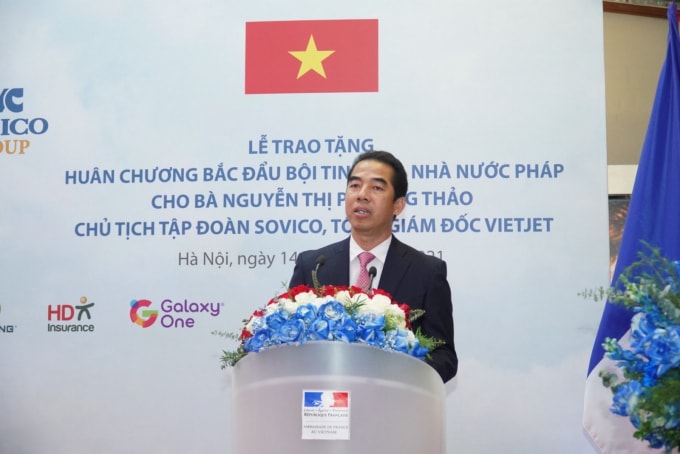 Thứ trưởng Bộ Ngoại giao Tô Anh Dũng phát biểu chúc mừng bà Nguyễn Thị Phương Thảo.