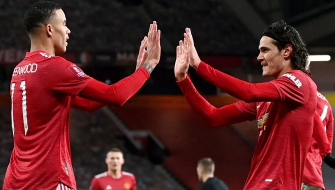 Cavani ghi bàn trong 11 mùa giải liên tiếp tham dự cúp châu Âu. Đây cũng là pha lập công thứ 50 của anh. Ảnh: Getty