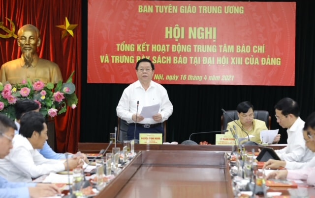 Bí thư Trung ương Đảng, Trưởng ban Tuyên giáo Trung ương Nguyễn Trọng Nghĩa chủ trì Hội nghị.