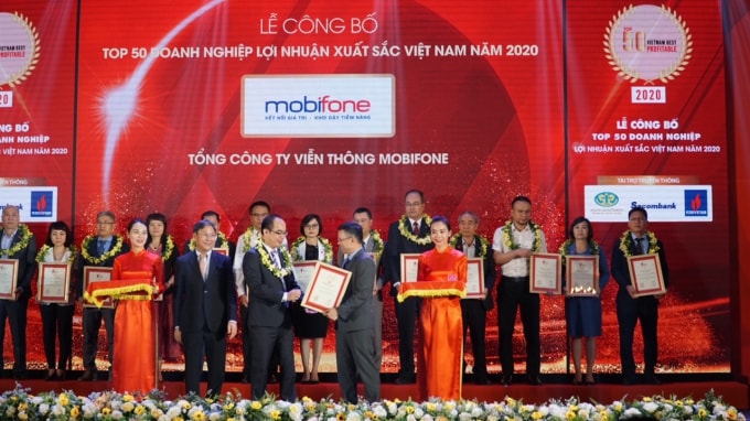 MobiFone được vinh danh trong Top 50 Doanh nghiệp có lợi nhuận xuất sắc nhất Việt Nam năm 2020.