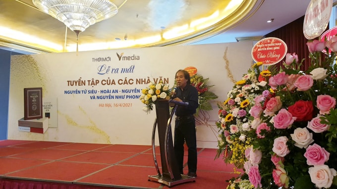 Chủ tịch Hội Nhà văn Nguyễn Quang Thiều phát biểu
