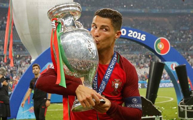 Siêu sao Cristiano Ronaldo sẽ cùng ĐT Bồ Đào Nha bảo vệ chức vô địch EURO trên các SVĐ có khán giả. Ảnh: Getty