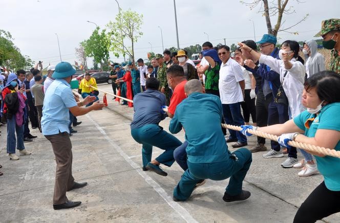 Nhiều hoạt động văn hoá, thể thao được tổ chức trong dịp Lễ hội truyền thống Bạch Đằng 2021. Ảnh: Phan Hằng.