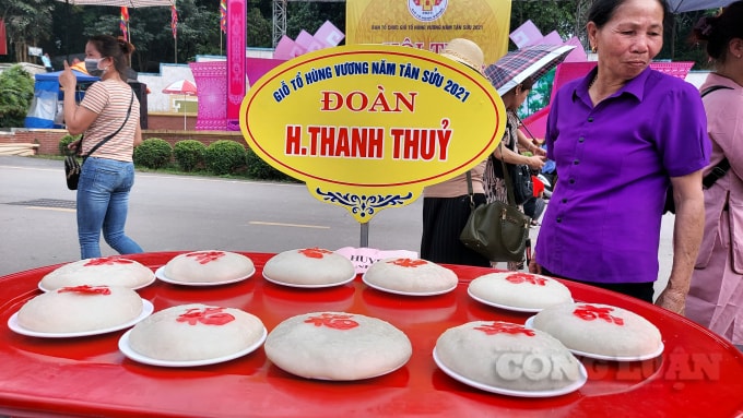 Sau nhiều giờ dưới bàn tay khéo léo của các nghệ nhân thành quả đã được trưng bày chờ ban giám khảo chấm điểm.