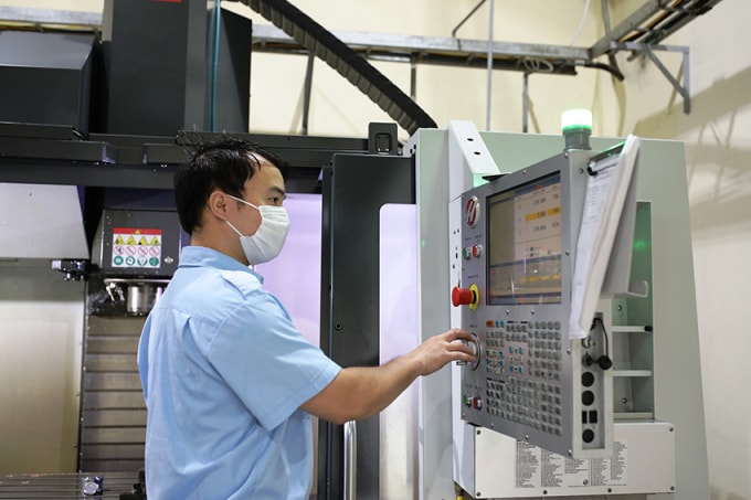 Kiểm tra các thông số kỹ thuật của sản phẩm tại Hanel Plastics.