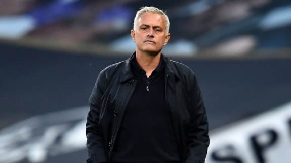 HLV Mourinho chính thức bị sa thải. Ảnh: Getty