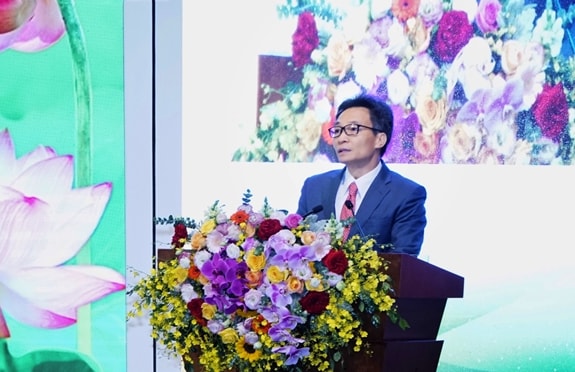 Phó thủ tướng Vũ Đức Đam phát biểu tại buổi lễ.