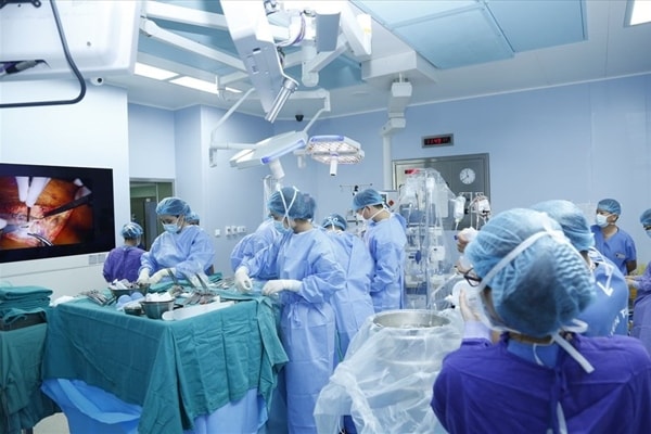 Một ca mổ ghép tạng tại Bệnh viện Hữu nghị Việt Đức