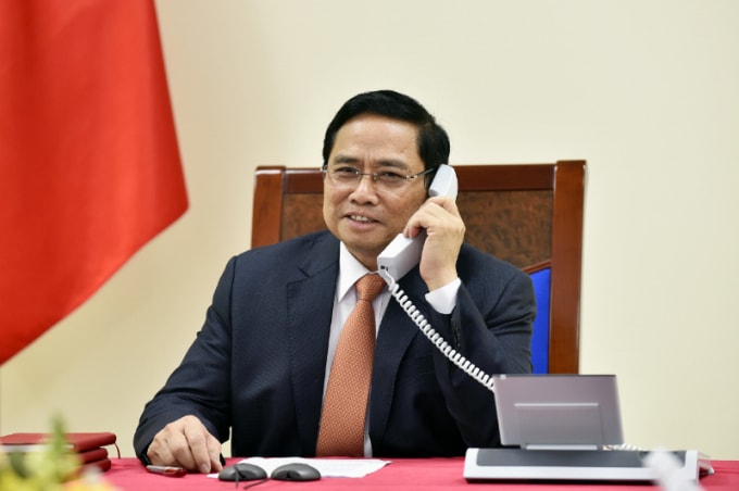 Thủ tướng Phạm Minh Chính điện đàm với Thủ tướng Singapore Lý Hiển Long.