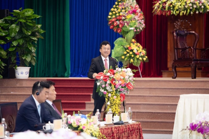 Ông Đặng Thành Tâm - chủ tịch Tập đoàn Đầu tư Sài Gòn (SGI), Chủ tịch HĐQT SAIGONTEL phát biểu. Nguồn: SGT