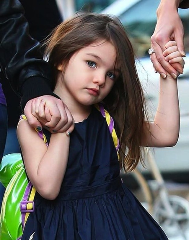 Suri Cruise lúc nhỏ đã xinh xắn, đáng yêu như thiên thần.