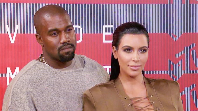 Kanye West và Kim Kardashian vừa hoàn thành thủ tục ly dị sau nhiều tháng sống ly thân.